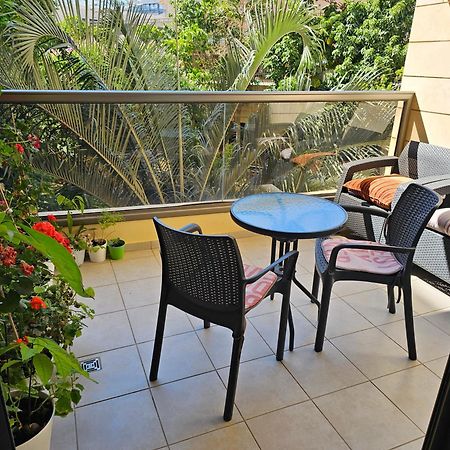 A Dream Place In Raanana, Up To 5 Guests - Swimming Pool - Jacuzzi & Gym Esterno foto