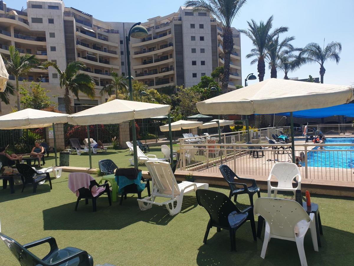 A Dream Place In Raanana, Up To 5 Guests - Swimming Pool - Jacuzzi & Gym Esterno foto