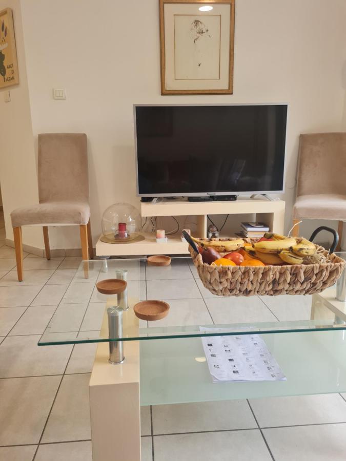 A Dream Place In Raanana, Up To 5 Guests - Swimming Pool - Jacuzzi & Gym Esterno foto